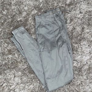 AE High-Waisted Jogger